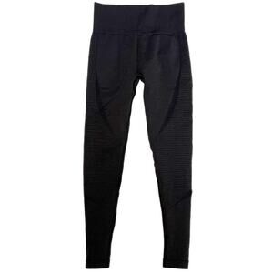 ACTA Women's Seamless High Rise Leggings Size S Black Ribbed Knit 7/8 Cropped